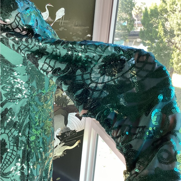 Emerald Green Sequin Off Shoulder Long Sleeve Mermaid Gown. B22 - Picture 6 of 17
